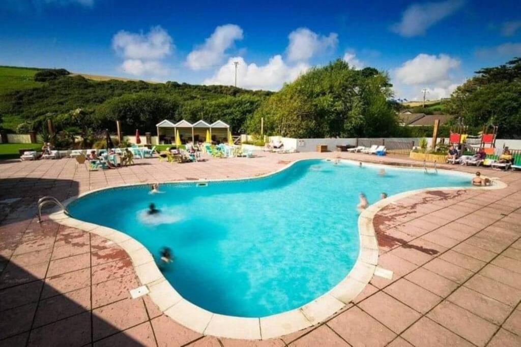 8 Sleep Chalet At Newquay Away Resorts Nb160 外观 照片